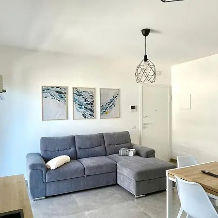 Brand New, Elegant & Spacious For 5 People Apartment